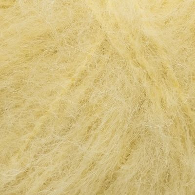 Aura Yarns Touch me (07.059 butter), состав: 76% сури альпака, 20% мериносовая шерсть, 4% полиамид, 50гр/130м